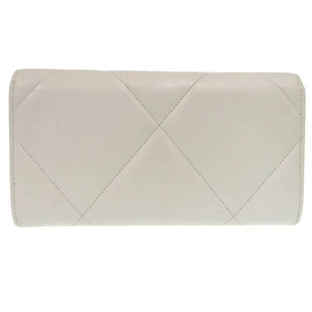 CHANEL White Lambskin Leather Logo Wallet - Picture 2 of 7